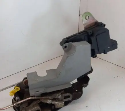 Hyundai Accent Front door lock 9574825000