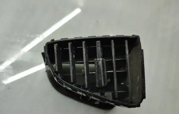 Honda HR-V Dashboard side air vent grill/cover trim EA155211200