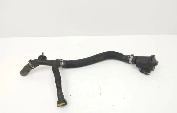 Citroen DS5 Oil fill pipe 71044880