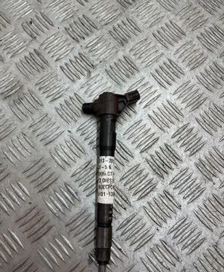 Mazda CX-5 Fuel injector SH0113H50