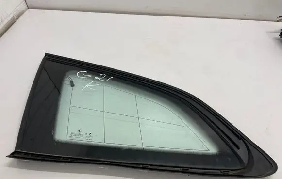 BMW 3 G20 G21 Rear side window 7499515