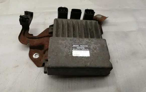 Toyota Avensis T250 Fuel injection control unit/module 8987120070 1310001371