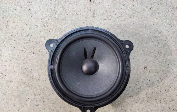 Dacia Duster II Front door speaker 281569368R56 281569368R