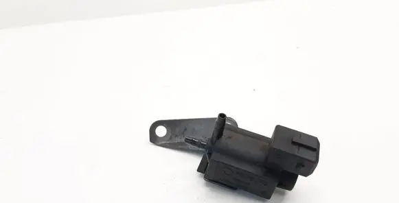 BMW 3 E90 E91 Vacuum valve 7810831 70231800