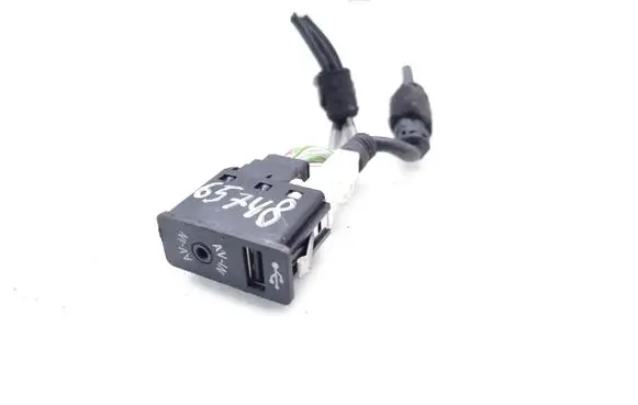 Mini One - Cooper Coupe R56 USB socket connector 9264966 8410926496602