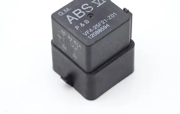 Suzuki Grand Vitara II Other relay 12088594 VF425F21Z01