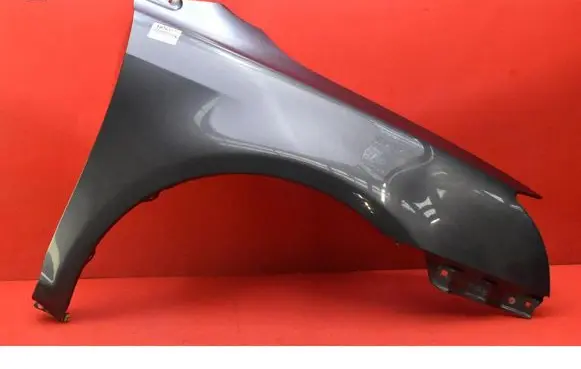 Toyota Avensis Verso Fender 