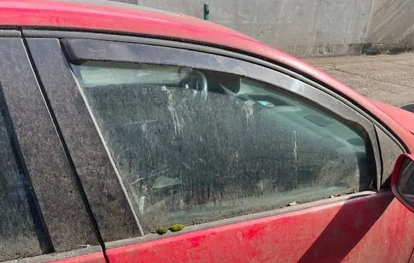 Volkswagen Golf IV Front door window glass four-door 