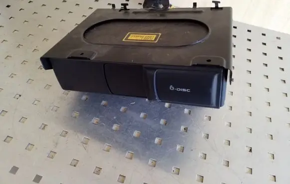 Volkswagen Touareg I CD/DVD changer 1J6035111