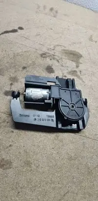 Mercedes-Benz E W210 Seat adjustment motor 196660 B110
