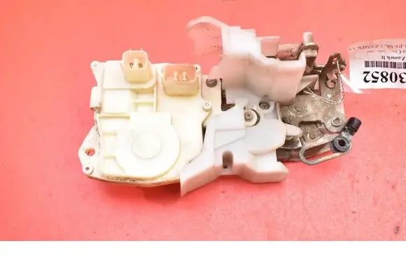 Honda CR-V Rear door lock