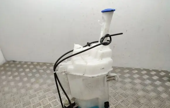 KIA Ceed Windshield washer fluid reservoir/tank 98610A2000