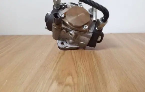 Mazda CX-7 Fuel injection high pressure pump R2AA13800 29400062 31895