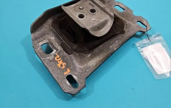 Opel Astra L Gearbox mounting bracket 9813699680 IMPRK1513165