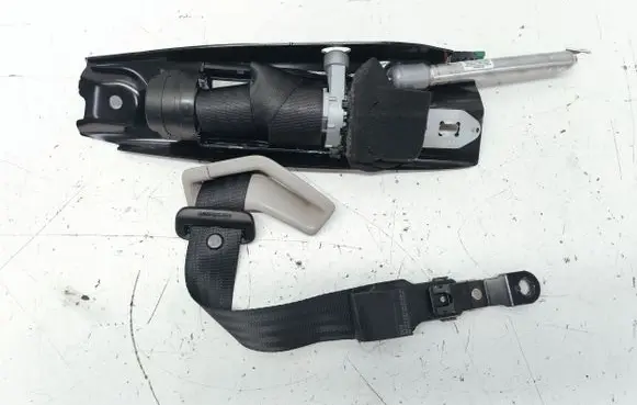 Volvo XC70 Front seatbelt 39818798