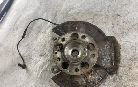 Mercedes-Benz A W168 Front wheel hub spindle knuckle