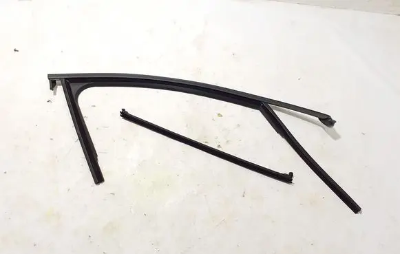 Volvo EX30 Front door rubber seal 80000500