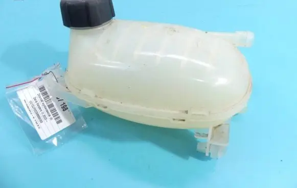 Dacia Sandero III Coolant expansion tank/reservoir 217102572R IMPRK1267198