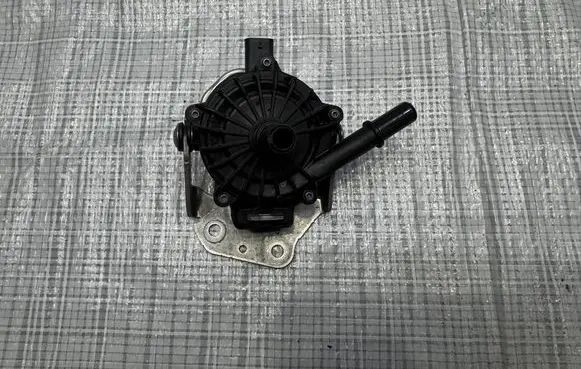 Renault Kangoo II Water pump 149405998R