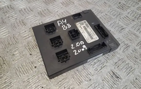 Audi A4 S4 B8 8K Comfort/convenience module 8K0907063C 04024001 F005V00750