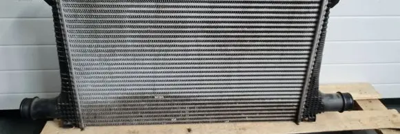 Audi Q7 4M Intercooler radiator 4M0145805C