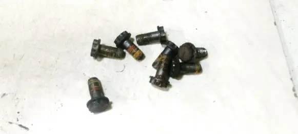 KIA Carnival Nuts/bolts 
