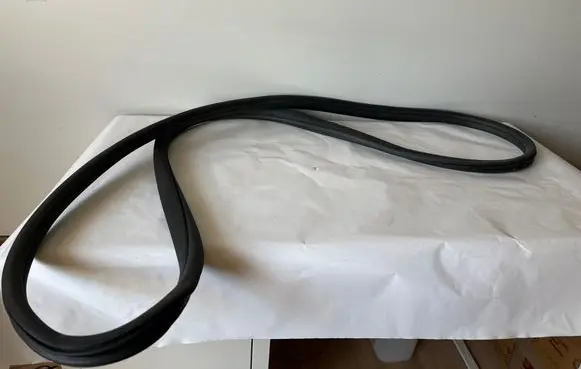 Mercedes-Benz C W205 Front door rubber seal A2056970051