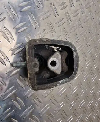 Mercedes-Benz A W168 Engine mount bracket A1682401217