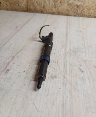 Ford Mondeo Mk III Fuel injector EJDR00504Z 2041FF29F72