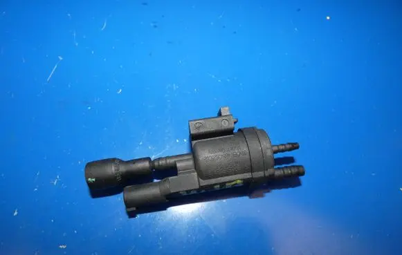 Mercedes-Benz CLA C117 X117 W117 Turbo solenoid valve 0025407097 48B43625C02