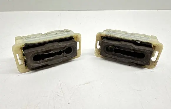 Peugeot 308 Radiator mount bracket 9800613580