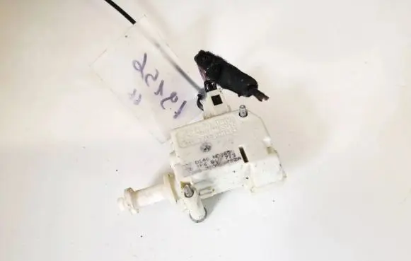 Volkswagen Golf V Central locking motor 