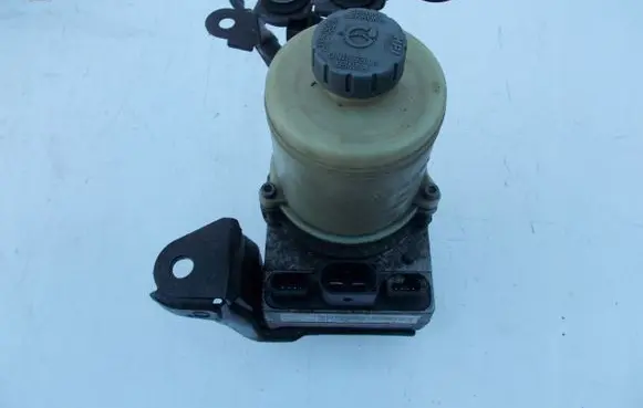 Skoda Fabia Mk1 (6Y) Power steering pump 6Q0423155AM