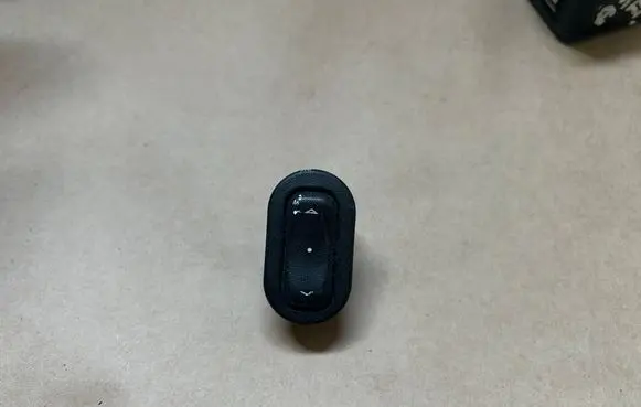 Opel Astra G Quarter vent window switch 