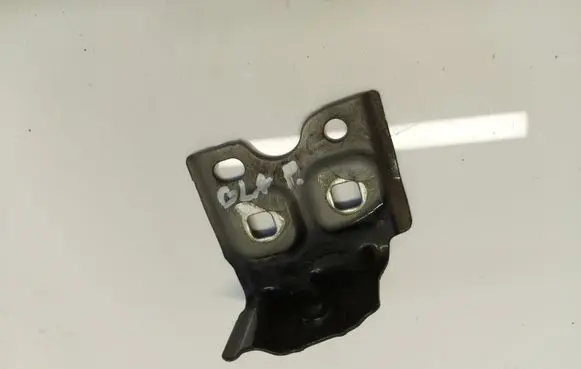 Mercedes-Benz GLA H247 Fender mounting bracket a1778802200