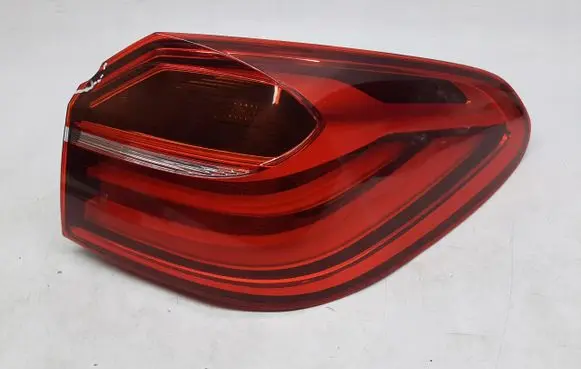 BMW X4 F26 Tailgate rear/tail lights