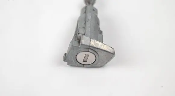 Volkswagen Golf VII Front door lock (next to the handle) 5G0837168