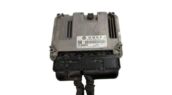 Volkswagen Touran I Engine control unit/module 03G906021ND 03G906021AB 0281015172