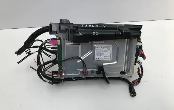 Tesla Model Y Other control units/modules 1684435 168443500D