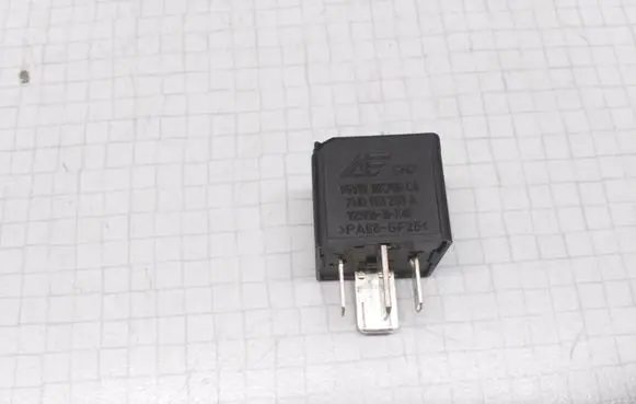 Skoda Octavia Mk2 (1Z) Other relay 95VW10K705CA 7M0951253A