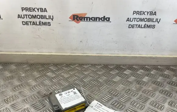 Volkswagen PASSAT B5 Airbag control unit/module 1J0909607