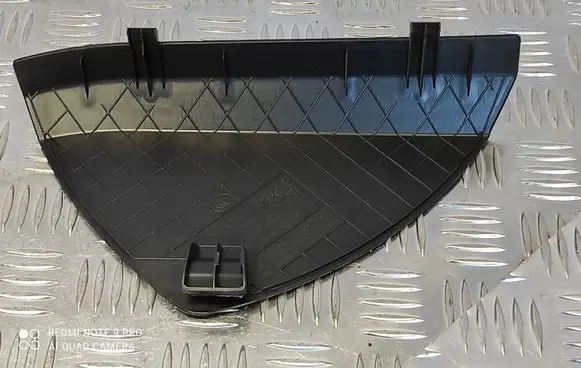 Mercedes-Benz C W204 Other front door trim element 2047231208