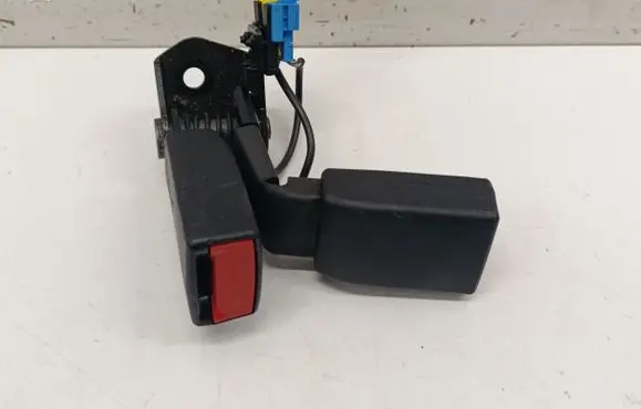 Mercedes-Benz GLA W156 X156 Middle seatbelt buckle (rear) A1768600469