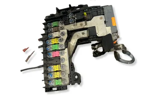 Citroen C4 II Battery relay fuse 9665878180