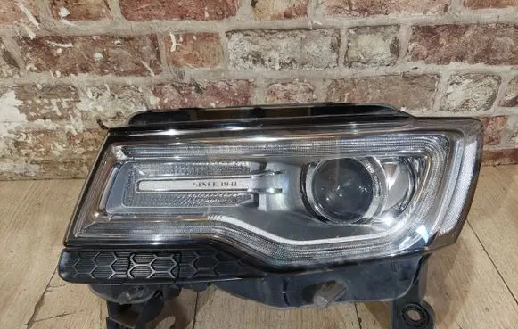 Jeep Grand Cherokee Headlight/headlamp