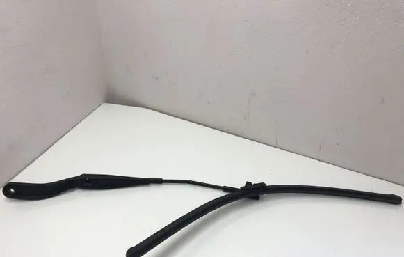Volvo S40 Front wiper blade arm 8620200