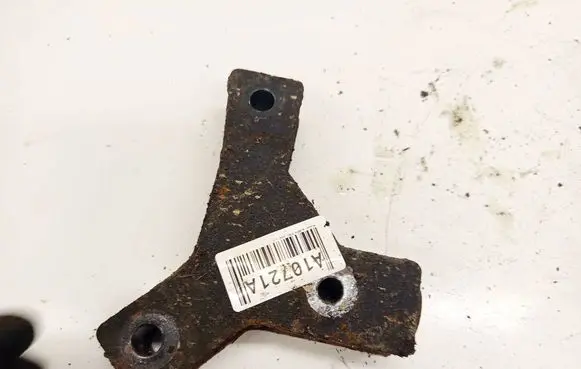 Nissan Almera Tino Engine mounting bracket 