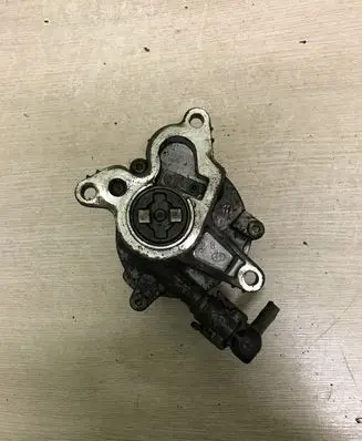 Renault Trafic II (X83) Vacuum pump 8200781547