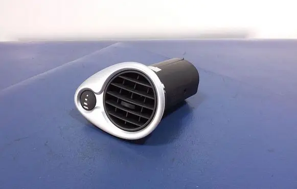 Renault Clio III Dashboard side air vent grill/cover trim D6246262