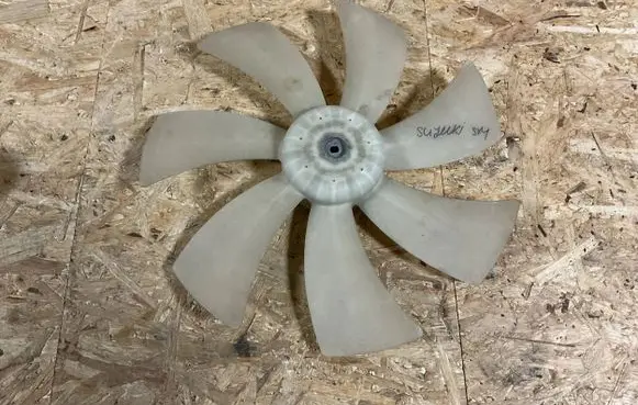Suzuki SX4 Radiator cooling fan shroud 